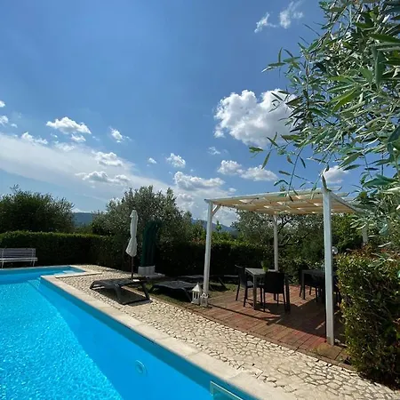 Apartment Il Poggio Degli Ulivi *